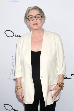 LOS ANGELES - 25 Nisan 2023 'te Beverly Hilton Oteli' ndeki Üniversiteler İlkbahar Yemeği 2023 'te Sharon Gless,