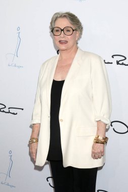 LOS ANGELES - 25 Nisan 2023 'te Beverly Hilton Oteli' ndeki Üniversiteler İlkbahar Yemeği 2023 'te Sharon Gless,