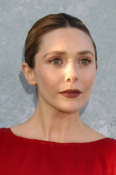 Los Angeles Apr Elizabeth Olsen Tijdens Love Death Series Première — Stockfoto