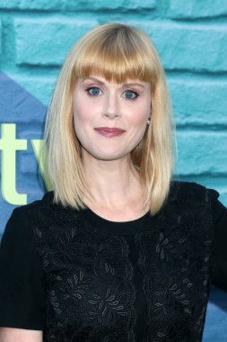 LOS ANGELES - 10 Mayıs 2023 'te Los Angeles' taki Platonik Apple + Serisi 'nde Janet Varney.