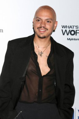 Evan Ross, 12 Mayıs 2023 'te Batı Hollywood' daki Pasifik Tasarım Merkezi 'ndeki NAMI WLA 2023 Akıl Sağlığı Galasında.