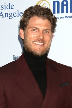 Travis Van Winkle, 12 Mayıs 2023 'te Batı Hollywood' daki Pasifik Tasarım Merkezi 'ndeki NAMI WLA 2023 Akıl Sağlığı Galası' nda.