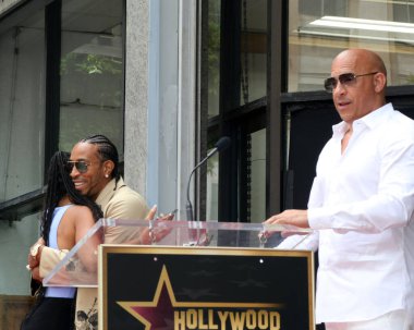 LOS ANGELES - 18 Mayıs 2023 'te, Karma Köprüleri, Chris Bridges namı diğer Ludacris, Vin Diesel, Hollywood Şöhret Yolu üzerindeki Ludacris Star Töreni' nde 18 Mayıs 2023 'te, Los Angeles, CA