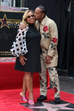 LOS ANGELES - 18 Mayıs 2023 'te, Roberta Shields, Chris Bridges namı diğer Ludacris, Hollywood Şöhret Yolu üzerindeki Ludacris Star Seremonisinde 18 Mayıs 2023' te, Los Angeles, CA