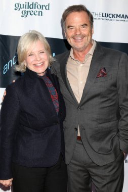 Mary Beth Evans, Wally Kurth, 17 Mayıs 2023 'te Greystone Malikanesi' nin avlusundaki Dans ve Diyalog 10. Yıldönümü Kutlaması 'nda.