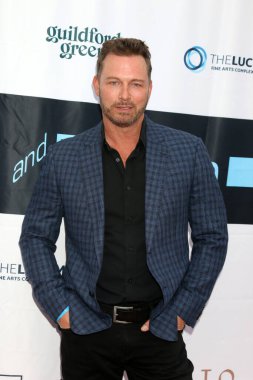 Eric Martsolf, 17 Mayıs 2023 'te Beverly Hills, CA' de bulunan Greystone Malikanesi 'nin avlusundaki Dans ve Diyalog 10.