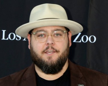 LOS ANGELES - 3 Haziran 2023 'te Los Angeles Hayvanat Bahçesi' ndeki Canavar Balosu 'nda Charley Koontz