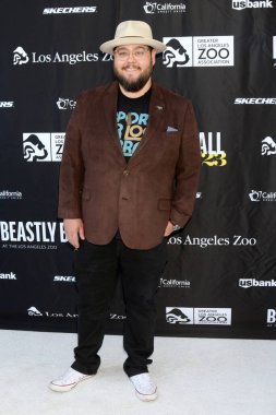 LOS ANGELES - 3 Haziran 2023 'te Los Angeles Hayvanat Bahçesi' ndeki Canavar Balosu 'nda Charley Koontz