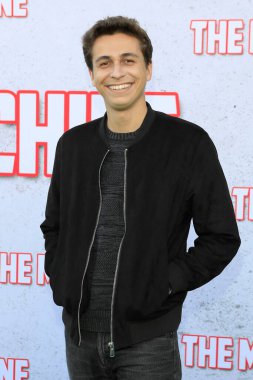 Gabe Erwin, 25 Mayıs 2023 'te Westwood, CA' daki Village Theater 'daki The Machine Prömiyer' de.