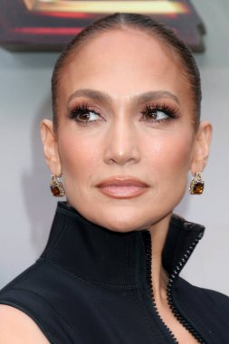 LOS ANGELES - 12 Haziran 2023 'te Ovation Hollywood Avlusundaki Flash Premiere' de Jennifer Lopez