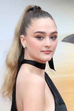 Lizzy Greene, 12 Haziran 2023 'te Ovation Hollywood Avlusu' ndaki Flash Premiere 'de.