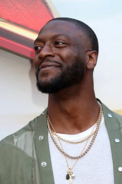 LOS ANGELES - 12 Haziran 2023 'te Los Angeles, CA' da Ovation Hollywood Avlusundaki Flash Premiere 'de Aldis Hodge