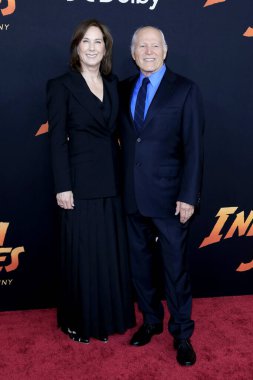 Kathleen Kennedy, Indiana Jones 'dan Frank Marshall ve 14 Haziran 2023' te Los Angeles 'taki El Capitan Tiyatrosu' nda Kaderin Kader Çemberi.