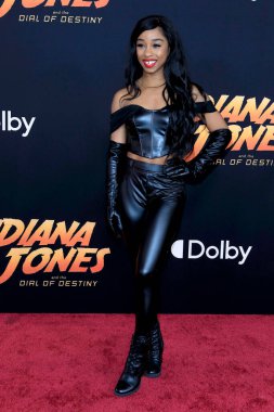 LOS ANGELES - 14 Haziran: Indiana Jones 'ta Quartay Denaya ve 14 Haziran 2023' te Los Angeles, CA 'da bulunan El Capitan Tiyatrosu' nda Kader Çevirmesi
