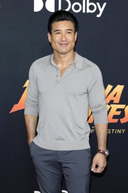 LOS ANGELES - 14 Haziran 2023 'te Indiana Jones' da Mario Lopez ve 14 Haziran 2023 'te Los Angeles, CA' da El Capitan Tiyatrosu 'nda Kaderin Kader Çemberi prömiyeri