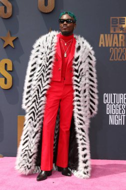 LOS ANGELES - 25 Haziran 2023 BET Ödülleri 'ne katılan Camidoh, 25 Haziran 2023' te Microsoft Tiyatrosu 'na geldi.