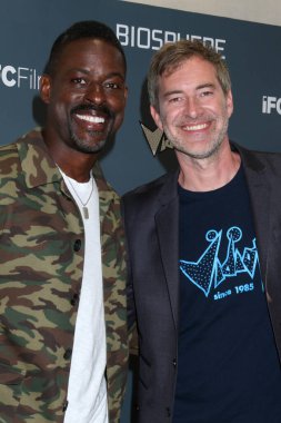 LOS ANGELES - 27 Haziran 2023 'te Eagle Rock, CA' daki Biyosfer LA Premiere 'de Sterling K Brown, Mark Duplass