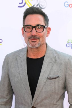 LOS ANGELES - 15 Temmuz 2023 'te Los Angeles, C' de Gregory Zarian, The Beehive 'daki HollyRod Vakfı' nın 2023 Tasarım Bakım Galası 'nda.