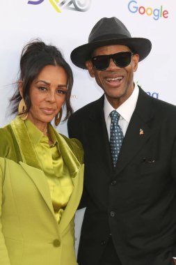 LOS ANGELES - 15 Temmuz 2023 'te Los Angeles, C' de Beehive 'daki 2023 Tasarım Bakım Galası HollyRod Vakfı' nda Lisa Harris, Jimmy Jam Harris.