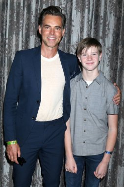 Jason Thompson, Paxton Mishkind The Young 'da ve The Restless Fan Luncheon Burbank Marriott' ta 5 Ağustos 2023 'te, Burbank, CA