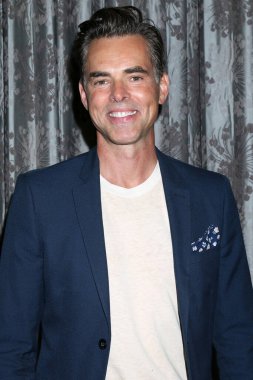LOS ANGELES - 5 AUG: Jason Thompson at The Young and The Restless Fan Luncheon at the Burbank Marriott at Burbank, CA