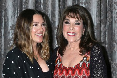 Elizabeth Hendrickson, Kate Linder, The Young and The Restless Fan Luncheon, Burbank Marriott 'ta 5 Ağustos 2023' te, Burbank, CA