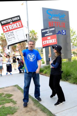 LOS ANGELES - 1 Ağustos 2023 tarihinde Netflix at SAG / AFTRA and WGA Strike at the Netflix out at the Netflix Centre of Los Angeles, CA