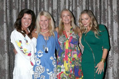 LOS ANGELES - 6 Ağustos 2023 'te Burbank Marriott' ta Kimberlin Brown, Alley Mills, Katherine Kelly Lang, Jennifer Gareis ve The Bold 'da Güzel Hayran Yemeği