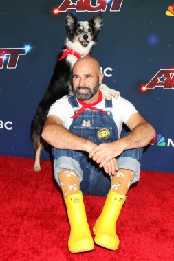 LOS ANGELES - 22 Ağustos 2023 'te Pasadena, C' de Amerika 'nın Yetenek Sizsiniz 18. Sezon Kırmızı Halı Oteli' nde Kasırga