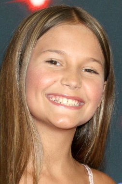 Brynn Cummings, Amerika 'nın Yetenek Sizsiniz 18. Sezon Kırmızı Halı Oteli' nde 22 Ağustos 2023 'te Pasadena, C