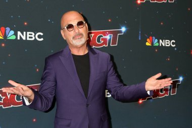 LOS ANGELES - 29 AUG: Howie Mandel at the America 's Got Talent Sezon 18 Canlı Şov Kırmızı Halı Otel Dena' da 29 Ağustos 2023 Pasadena, C