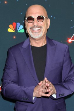 LOS ANGELES - 29 AUG: Howie Mandel at the America 's Got Talent Sezon 18 Canlı Şov Kırmızı Halı Otel Dena' da 29 Ağustos 2023 Pasadena, C