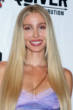 LOS ANGELES - 30 Ağustos 2023 'te Beverly Hills, C' de bulunan Güzel Sanatlar Tiyatrosu 'ndaki Travma Terapisinde Arielle Raycene