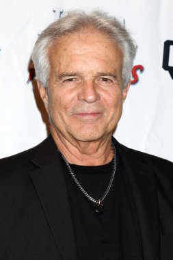 LOS ANGELES - 30 Ağustos 2023 'te Beverly Hills, C' de bulunan Güzel Sanatlar Tiyatrosu 'ndaki Travma Terapisi' nde Tony Denison.