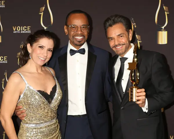 LOS ANGELES - 9 Aralık 2023 'te Beverly Hilton Hotel' deki 10. Ses Sanatları ve Bilimler Topluluğu 'nda Alessandra Rosaldo, Rudy Gaskins, Eugenio Derbez.