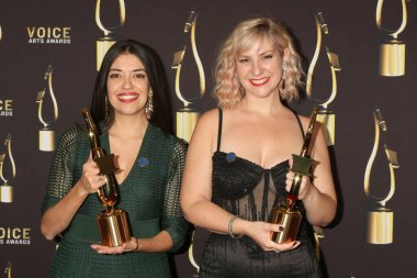 LOS ANGELES - 9 Aralık 2023 'te Beverly Hilton Oteli' nde 10. Sesli Sanatlar ve Bilimler Topluluğu Ses Ödülleri Kazananlar Çemberi 'nde Ximena Viver, Nicole Apstein.