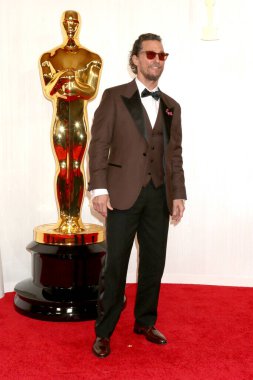 Matthew McConaughey, Dolby Tiyatrosu 'ndaki 96. Akademi Ödülleri' ne 10 Mart 2024 'te geldi.