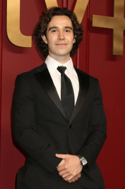 LOS ANGELES - 15 Ocak 2024 'te Los Angeles, CA' da Mother Wolf 'taki AppleTV Post Emmy Partisi' nde Abelardo Campuzano