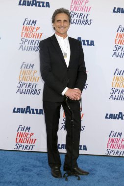 LOS ANGELES - 25 Şubat 2024 'te Santa Monica, CA' da düzenlenen 2024 Film Bağımsız Ruh Ödülleri 'nde Lawrence Bender