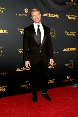 LOS ANGELES - 9 Şubat 2024 'te Avalon Hollywood' da 2024 Film Rehberi Ödülleri 'nde Trevor Donovan