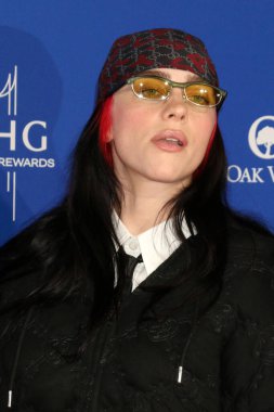 LOS ANGELES - 4 Ocak 2024 'te Palm Springs Uluslararası Film Festivali Galası' nda Billie Eilish Palm Springs Kongre Merkezi 'ne geldi.