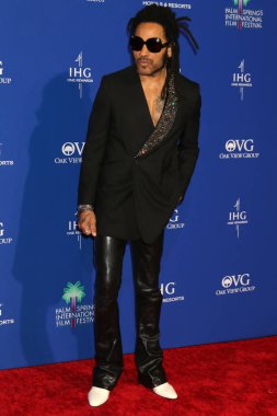 LOS ANGELES - 4 Ocak 2024 'te Palm Springs Uluslararası Film Festivali Galası' nda Lenny Kravitz Palm Springs Kongre Merkezi 'ne geldi.