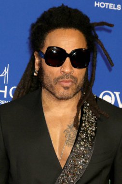 LOS ANGELES - 4 Ocak 2024 'te Palm Springs Uluslararası Film Festivali Galası' nda Lenny Kravitz Palm Springs Kongre Merkezi 'ne geldi.