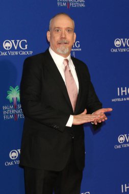 LOS ANGELES - 4 Ocak 2024 Palm Springs Uluslararası Film Festivali 'nde Paul Giamatti Palm Springs Kongre Merkezi' nde 4 Ocak 2024 'te gerçekleşti.