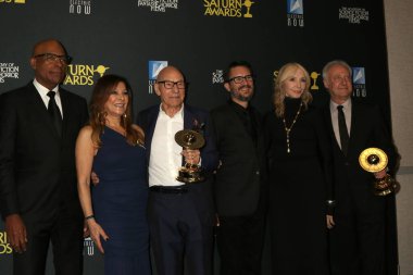 LOS ANGELES - 4 Şubat 2024 tarihinde Burbank Kongre Merkezi 'nde düzenlenen 2024 Saturn Ödülleri' nde Brent Spiner, Michael Dorn, Marina Sirtis, Patrick Stewart, Wil Wheaton, Gates McFadden