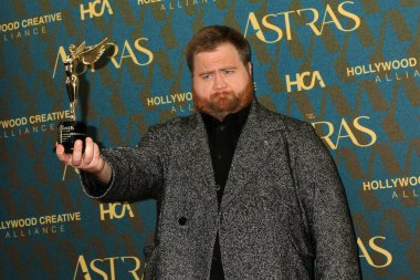 LOS ANGELES - 8 Ocak 2024 tarihinde Los Angeles, CA 'da Biltmore Otel' de ASTRA TV Ödülleri 'nde Paul Walter Hauser