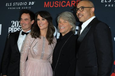 LOS ANGELES - 2 Şubat: Steve Boom, Laura Segura, Jon Bon Jovi, Harvey Mason Jr., Jon Bon Jovi 'yi onurlandıran 2024 MusiCares Person' da 2 Şubat 2024 'te Los Angeles, C