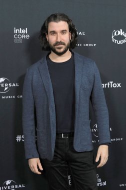 LOS ANGELES - 4 Şubat 2024 'te Adam Brett, Nya Studios West' teki Universal Music Group Grammy 'de tanıştı.