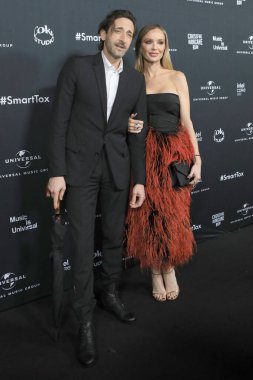 LOS ANGELES - 4 Şubat 2024 'te Los Angeles, CA' da Nya Studios West 'teki Universal Music Group Grammy Ödülleri' nde Adrian Brody, Georgina Chapman