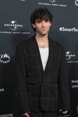 LOS ANGELES - 4 Şubat 2024 'te Nya Stüdyolarının batısındaki Universal Music Group Grammy' de Alexander 23.